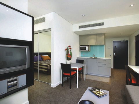 Adina Apartment Hotel Perth - Holiday Sunshine Coast 2