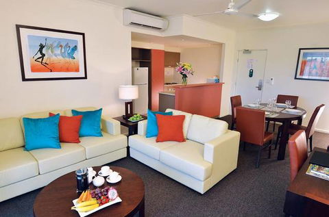 Advance Serviced Apartments - Holiday Sunshine Coast 0