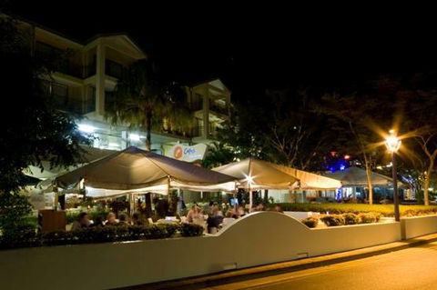 Airlie Beach Hotel - Holiday Sunshine Coast 6