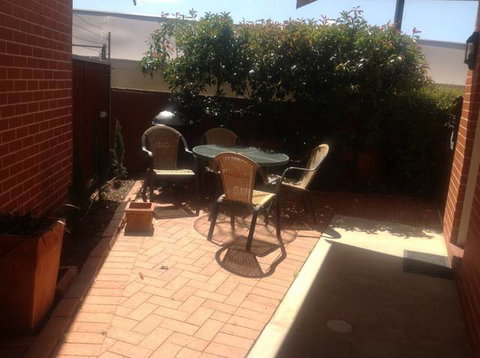 Akuna Motor Inn - Sunshine Coast Tourism 1