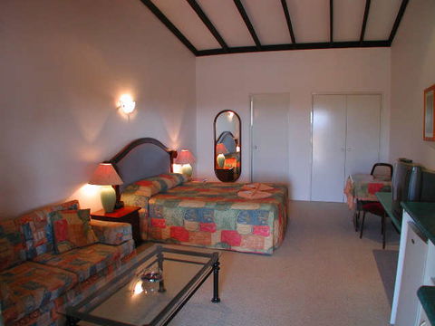 Albert Facey Motor Inn Narrogin - Holiday Sunshine Coast 0