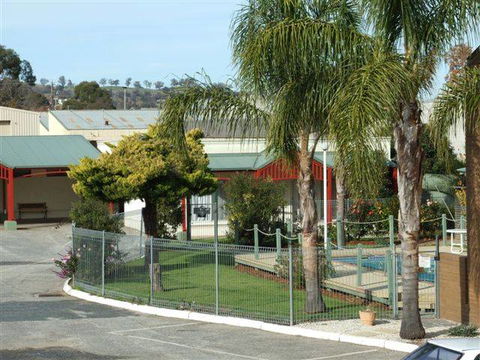 Albury Hume Inn Motel - Holiday Sunshine Coast 1
