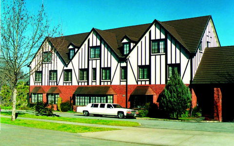Albury Manor House - Holiday Sunshine Coast 0