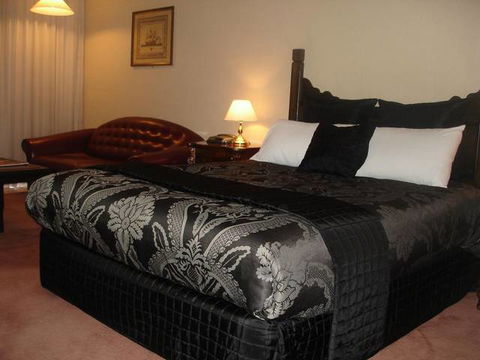 Albury Manor House - Holiday Sunshine Coast 1