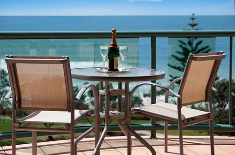 Alex Seaside Resort - Holiday Sunshine Coast 1