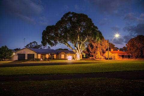 Alexander Cameron Suites - Holiday Sunshine Coast 0