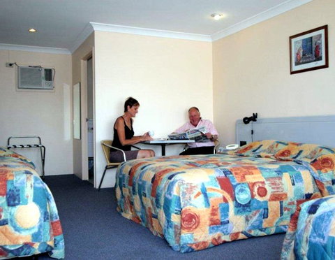 Alexander Motel & Peppercorn Restaurant - Sunshine Coast Tourism 0