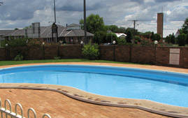 All Travellers Motor Inn - Holiday Sunshine Coast 1