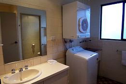 Allambi Holiday Apartments - Holiday Sunshine Coast 3