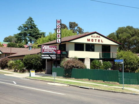 Alluna Motel - Holiday Sunshine Coast 0