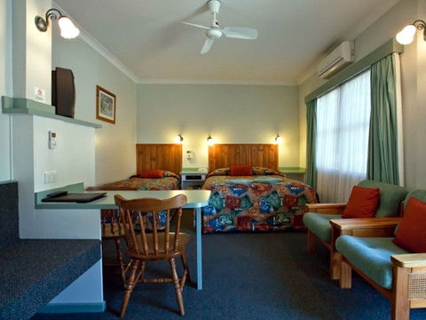 Alluna Motel - Holiday Sunshine Coast 1