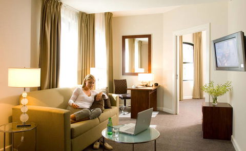 Amora Hotel Riverwalk Melbourne - Holiday Sunshine Coast 1