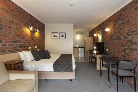 Ararat Motor Inn - Sunshine Coast Tourism 0