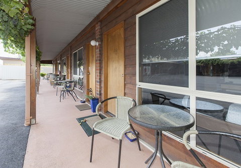 Ararat Motor Inn - Sunshine Coast Tourism 3