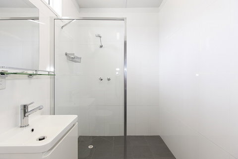Ararat Motor Inn - Sunshine Coast Tourism 6