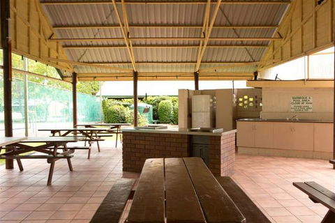Armidale Tourist Park - Holiday Sunshine Coast 0