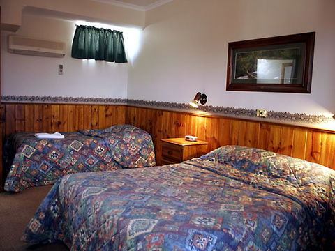 Astor Motor Inn - Holiday Sunshine Coast 1