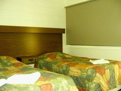 Augathella Motel & Caravan Park - Holiday Sunshine Coast 2