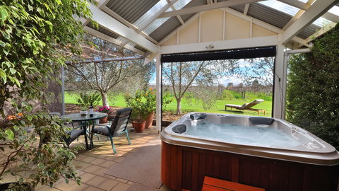 Stephanette's Cottage - Sunshine Coast Tourism 2