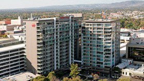 Crowne Plaza Adelaide - Holiday Sunshine Coast 8