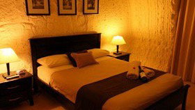 Underground Bed And Breakfast - Sunshine Coast Tourism 8