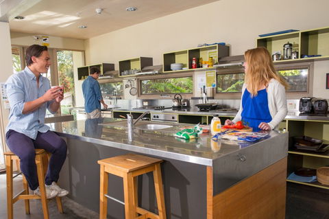 Apollo Bay Eco YHA - Sunshine Coast Tourism 5