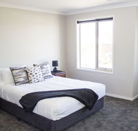 Ballarat Luxury Villas - Sunshine Coast Tourism