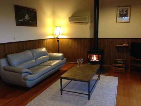 Daysy Hill Country Cottages - Sunshine Coast Tourism 2