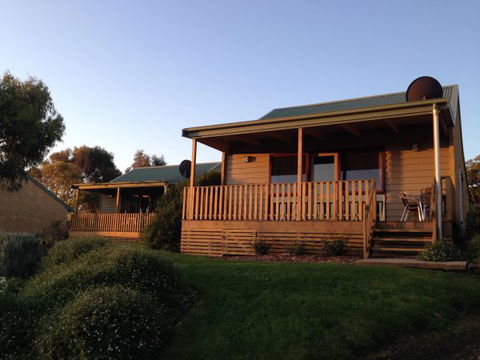 Daysy Hill Country Cottages - Sunshine Coast Tourism 3