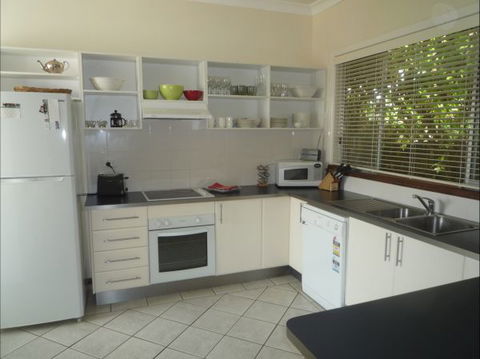 Apartments On-The-Park: March - Holiday Sunshine Coast 2