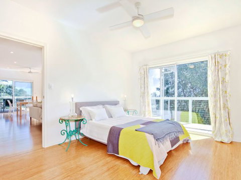 Century 21 Southcoast: White Cedars - Holiday Sunshine Coast 2