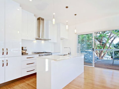 Century 21 Southcoast: White Cedars - Holiday Sunshine Coast 3