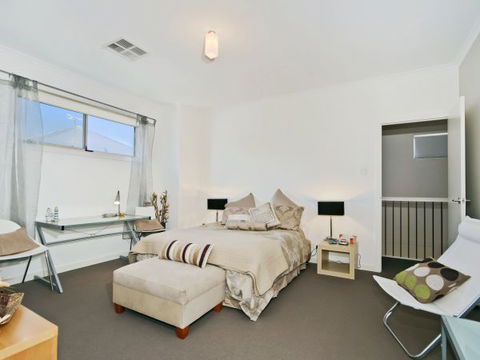 Century 21 SouthCoast: The Residence - Sunshine Coast Tourism 3