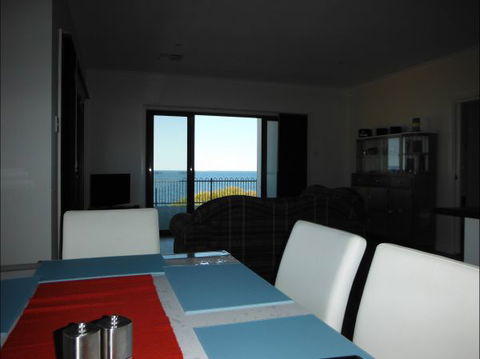 Coastal Getaway - Sunshine Coast Tourism 1