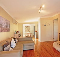 Hayes Beach House - Sunshine Coast Tourism