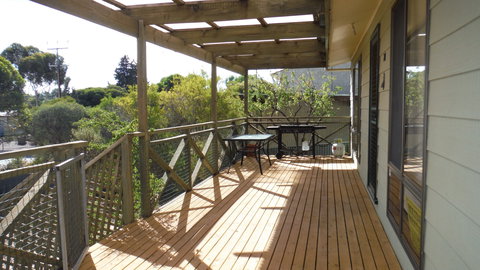 Chill Out - Sunshine Coast Tourism 0