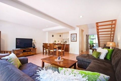 Fletcher Lane Apartments - Sunshine Coast Tourism 0