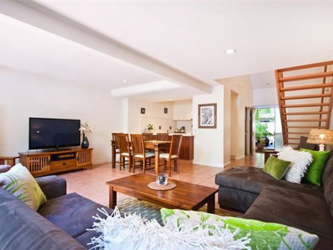 Fletcher Lane Apartments - Sunshine Coast Tourism 2