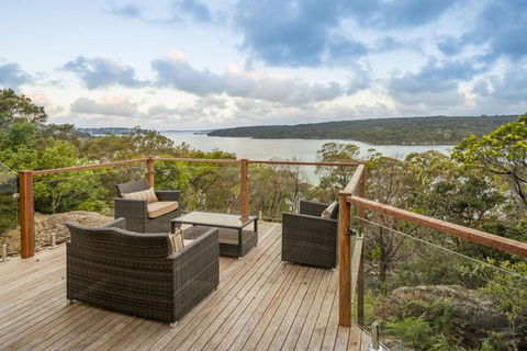 Hilltop Cottage - Holiday Sunshine Coast 1