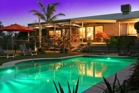 Weeroona Retreat B&B - Holiday Sunshine Coast 0