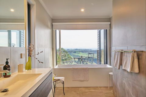 Halcyon Cottage Retreat - Self Contained Accommodation - Holiday Sunshine Coast 6