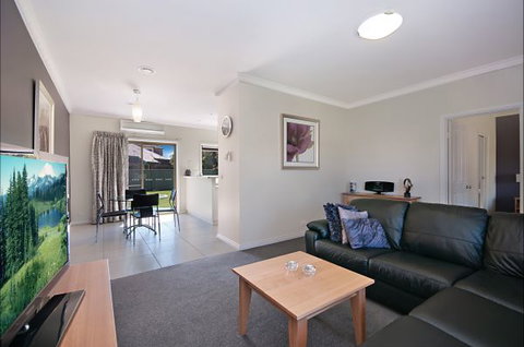 Hamilton Accommodation - Sunshine Coast Tourism 3