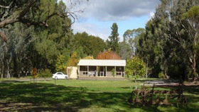 Camawald Coonawarra Cottage B&B - Holiday Sunshine Coast 0