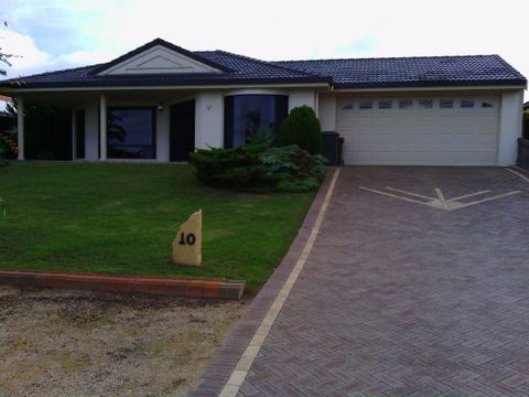 Marina Park View - Sunshine Coast Tourism 0