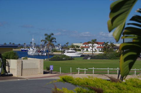 Marina Park View - Sunshine Coast Tourism 8