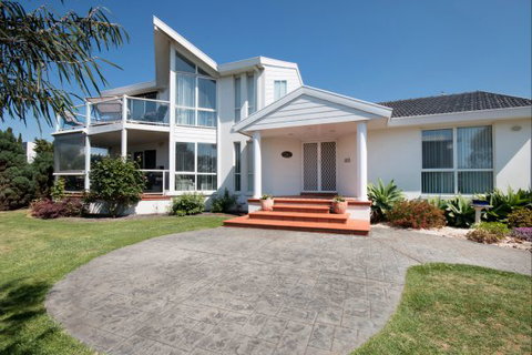 Ocean Manor Bed And Breakfast - Sunshine Coast Tourism 0