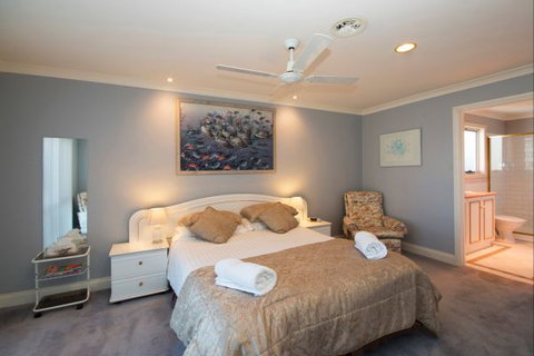 Ocean Manor Bed And Breakfast - Sunshine Coast Tourism 1