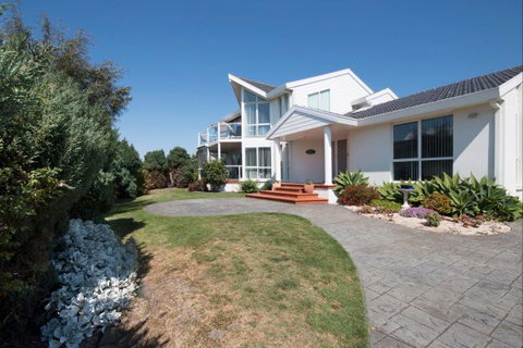 Ocean Manor Bed And Breakfast - Sunshine Coast Tourism 8