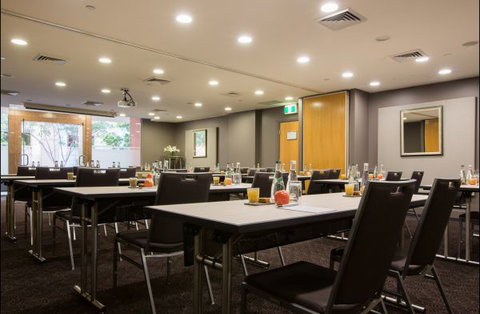 Quay West Suites Sydney - Sunshine Coast Tourism 1
