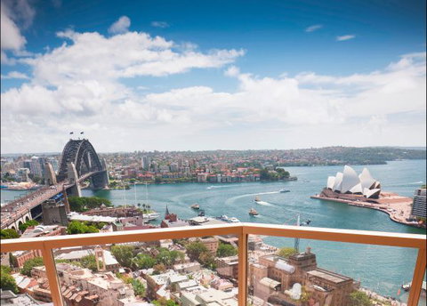 Quay West Suites Sydney - Sunshine Coast Tourism 3